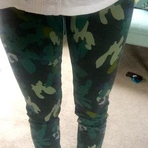 camo jeggings! 💚🤗